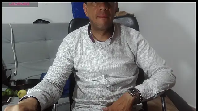 latinmartin73 online show from April 8, 2026, 1:07 am