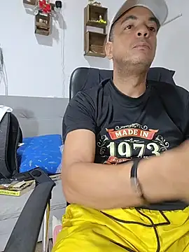 latinmartin73 online show from June 11, 2026, 12:54 am