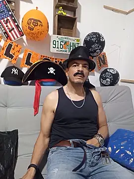 latinmartin73 online show from October 31, 2025, 12:40 am