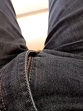 huzi518 online show from October 16, 2025, 2:53 am