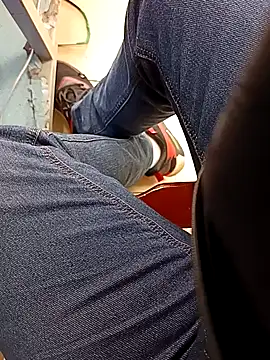 huzi518 online show from October 17, 2025, 2:59 am