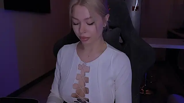 Snapshot of Sasha_Mason chatting on November 22, 2025, 2:32 am Sasha Mason online show from November 22, 2025, 2:32 am