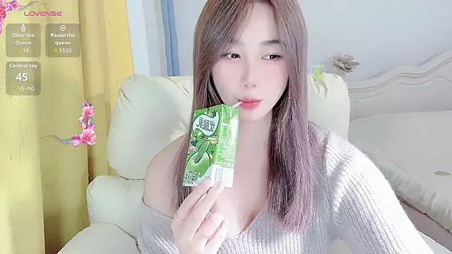 Snapshot of Caitlyn__ chatting on February 10, 2026, 6:01 am Caitlyn online show from February 10, 2026, 6:01 am