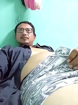 Andresguz35 online show from December 19, 2025, 7:00 am