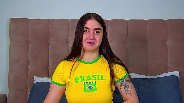 ChristinaMilton online show from February 3, 2026, 6:22 am