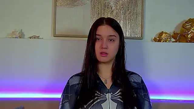 ChristinaMilton online show from December 1, 2025, 6:31 pm