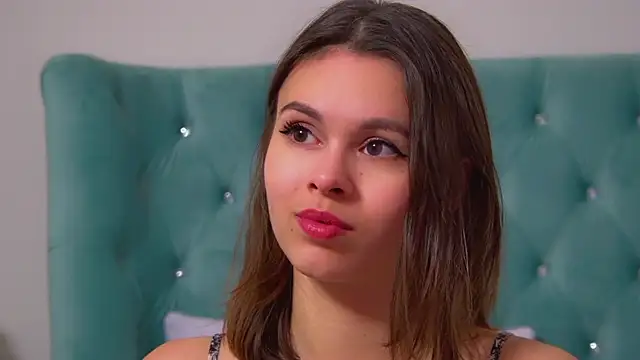 PollyLanders online show from November 9, 2025, 4:22 pm