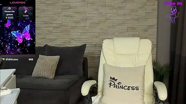 VictoriaMazze online show from June 21, 2026, 12:16 am
