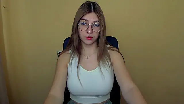 Luna Lush  online show from October 28, 2025, 9:52 am