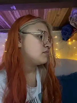 SophiaWeestt99 online show from October 22, 2025, 2:22 am