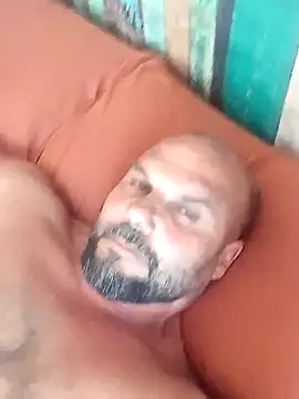 Snapshot of Javierchico chatting on June 3, 2026, 4:01 pm Javierchico online show from June 3, 2026, 4:01 pm