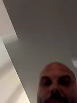 Snapshot of Javierchico chatting on June 11, 2026, 4:37 pm Javierchico online show from June 11, 2026, 4:37 pm