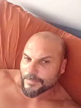 Snapshot of Javierchico chatting on June 18, 2026, 12:32 pm Javierchico online show from June 18, 2026, 12:32 pm