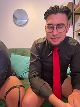 thiagowes online show from November 13, 2025, 3:54 am