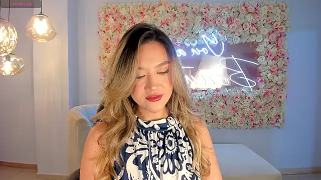 RebeccaHudson online show from October 13, 2025, 6:53 pm