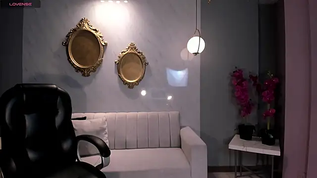 RebeccaHudson online show from February 21, 2026, 7:49 pm