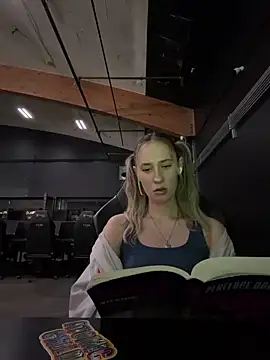 Snapshot of M1ssyk1ssy chatting on March 20, 2026, 7:15 pm M1ssyk1ssy online show from March 20, 2026, 7:15 pm