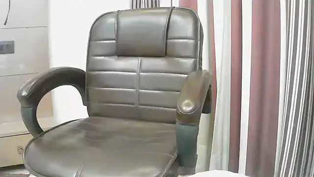 Snapshot of collage_hoty chatting on March 23, 2025, 12:04 am collage hoty online show from March 23, 2025, 12:04 am