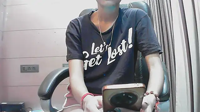 Snapshot of collage_hoty chatting on October 6, 2025, 4:41 pm collage hoty online show from October 6, 2025, 4:41 pm