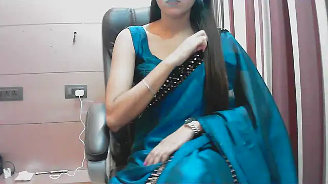 Snapshot of collage_hoty chatting on September 13, 2025, 5:13 pm collage hoty online show from September 13, 2025, 5:13 pm