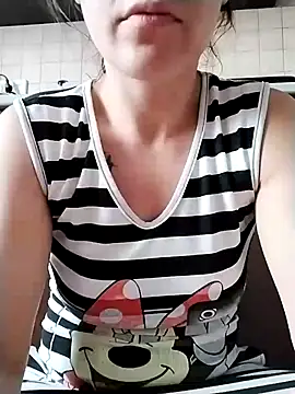 ladyrrr online show from July 22, 2026, 10:06 am