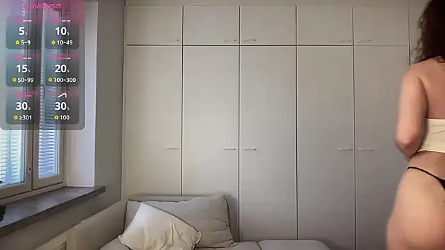 MilkyHoneyLullabies online show from April 27, 2026, 7:50 am