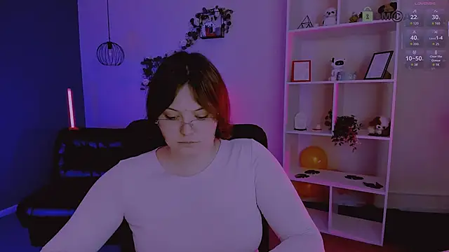 nikole kitt online show from April 13, 2026, 6:56 pm