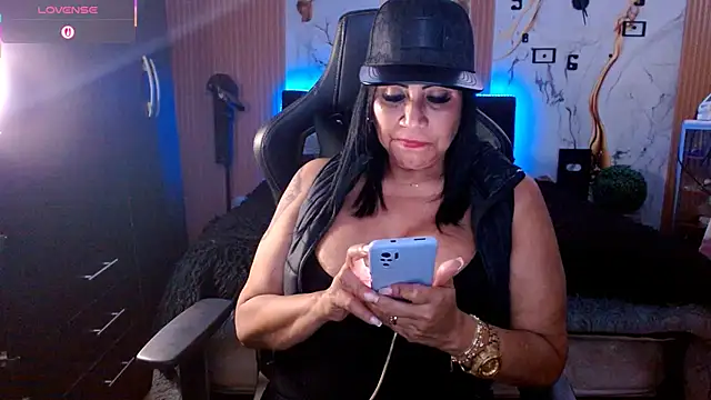 Snapshot of Demion_prince chatting on June 7, 2026, 8:08 am Demion prince online show from June 7, 2026, 8:08 am