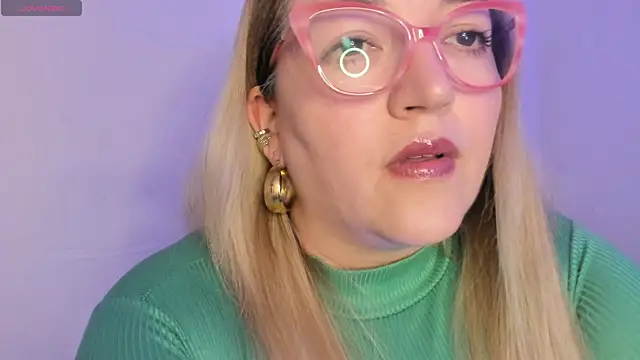 Naty Mature  online show from April 10, 2026, 8:27 pm