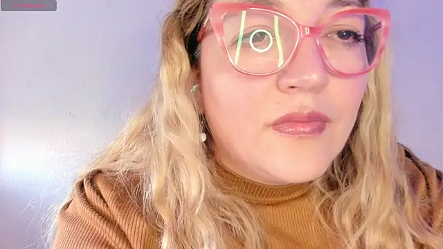 Naty Mature  online show from April 13, 2026, 5:50 pm