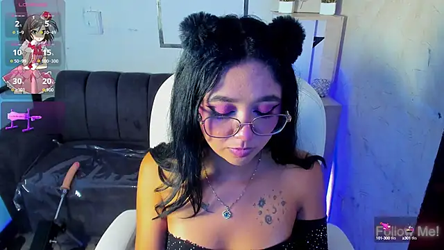 Snapshot of LilahAsh chatting on February 4, 2025, 3:36 pm LilahAsh online show from February 4, 2025, 3:36 pm