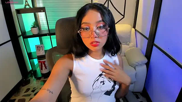 Snapshot of LilahAsh chatting on January 31, 2025, 7:18 pm LilahAsh online show from January 31, 2025, 7:18 pm