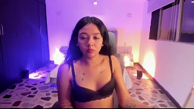 Snapshot of LilahAsh chatting on January 6, 2025, 4:26 am LilahAsh online show from January 6, 2025, 4:26 am