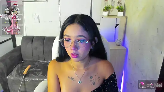 Snapshot of LilahAsh chatting on February 4, 2025, 12:33 pm LilahAsh online show from February 4, 2025, 12:33 pm