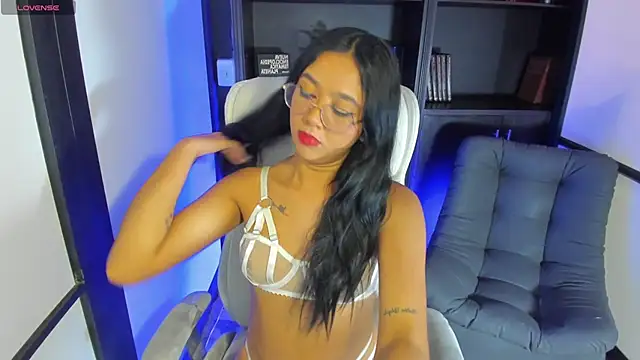 Snapshot of LilahAsh chatting on January 7, 2025, 12:41 pm LilahAsh online show from January 7, 2025, 12:41 pm