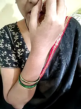 anuradha1432 online show from April 25, 2026, 10:07 am