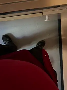 lescoquin2215 online show from February 25, 2026, 8:47 am