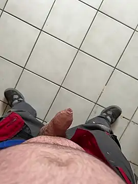 lescoquin2215 online show from February 20, 2026, 9:44 am