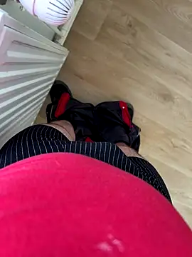 lescoquin2215 online show from September 26, 2025, 11:17 am