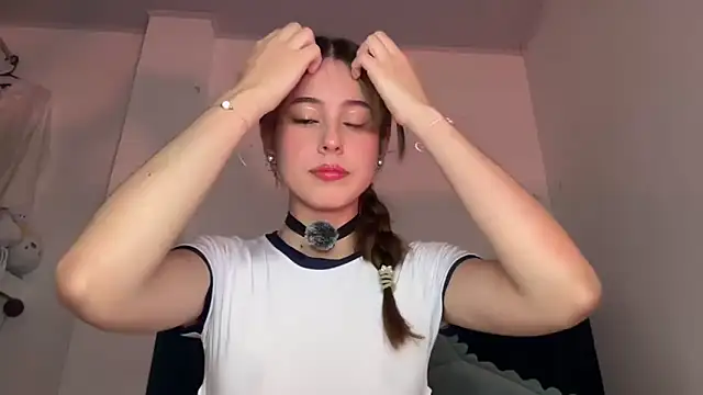 alice guerin  online show from April 8, 2026, 2:46 am