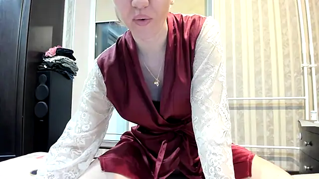 Cookiecutey online show from April 15, 2026, 7:51 pm