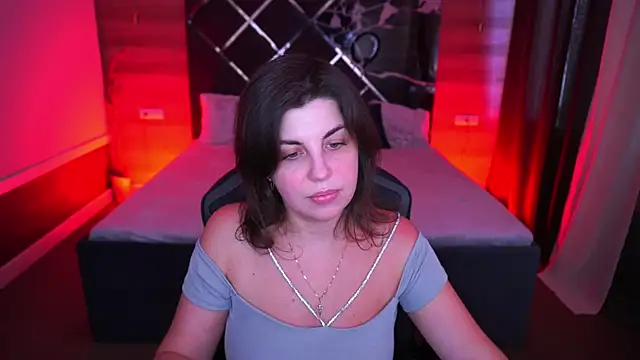 MirandaWong online show from September 24, 2025, 5:47 am