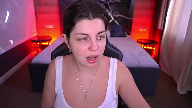 MirandaWong online show from October 29, 2025, 6:45 am