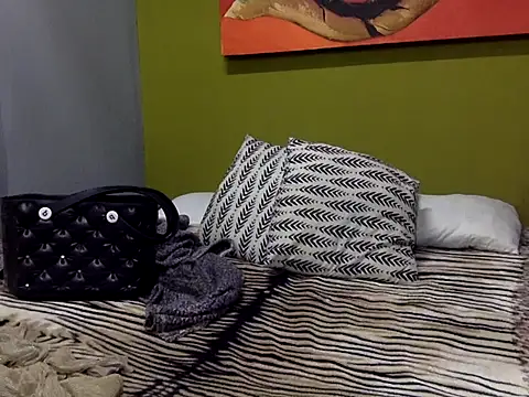 GoldenPussyXOXO online show from September 25, 2025, 2:39 am