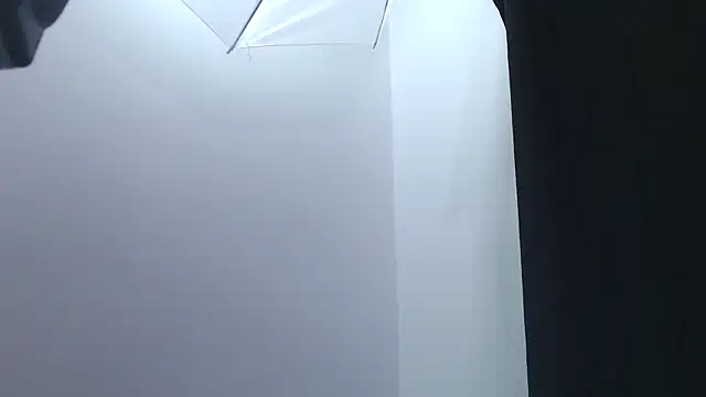 Snapshot of Kitten_Hot_ chatting on February 18, 2026, 5:27 am Kitten Hot online show from February 18, 2026, 5:27 am