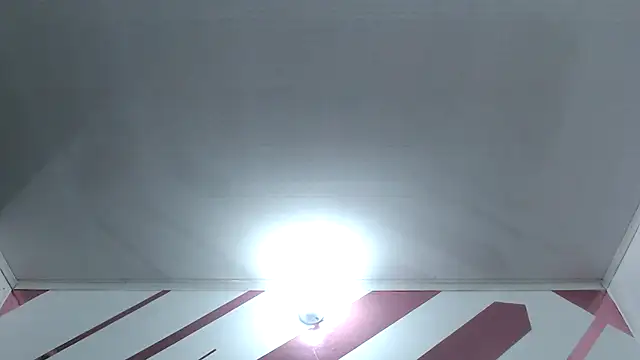 Kitten Hot  online show from December 4, 2025, 4:22 am