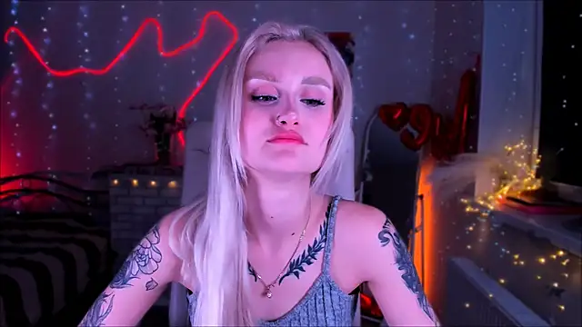  Ravenaa online show from March 14, 2025, 3:03 pm