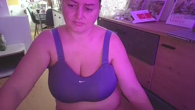 Meliss Official9 online show from November 17, 2025, 12:20 pm