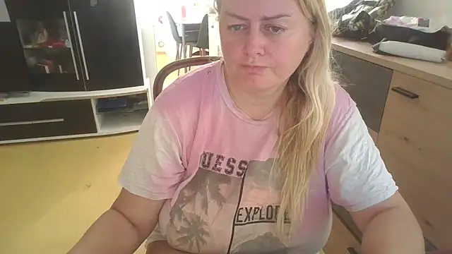 Snapshot of Meliss_Official9 chatting on September 8, 2025, 3:00 pm Meliss Official9 online show from September 8, 2025, 3:00 pm