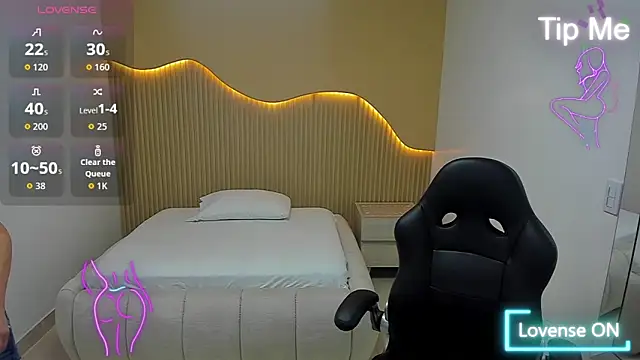 MAGNOLEROY online show from April 11, 2026, 1:37 pm